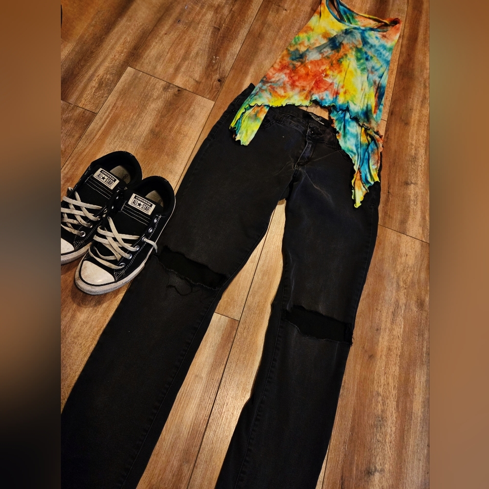 DISTRESSED JEANS!!!